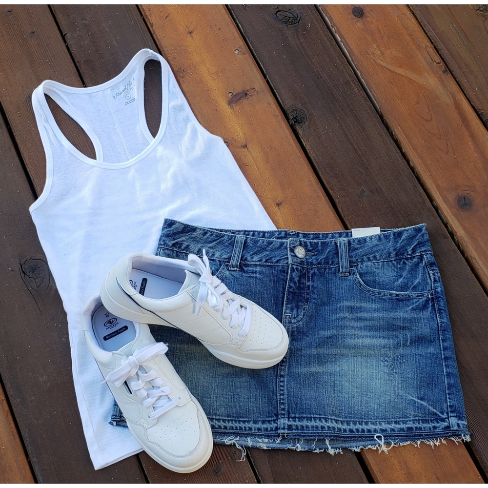 Bloggers Fav Athletic Works Sneakers for Denim 10 - Picture 3 of 10